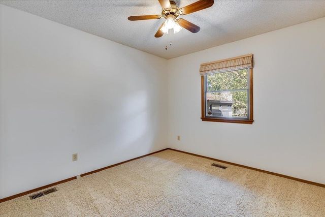 1810 N Socora St, Wichita, KS 67212