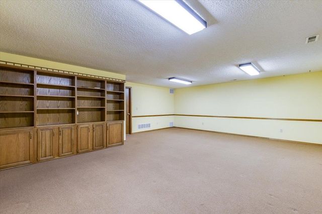 1810 N Socora St, Wichita, KS 67212