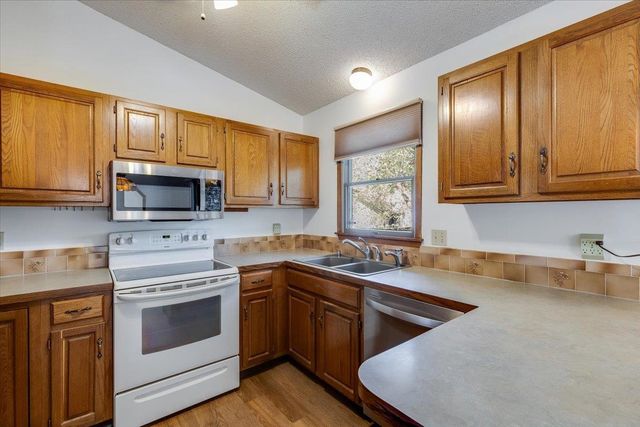 1810 N Socora St, Wichita, KS 67212