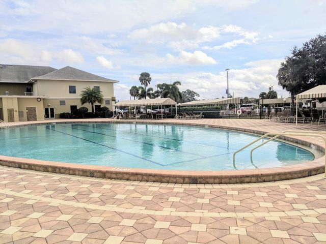 288 Norwich, West Palm Beach, FL 33417