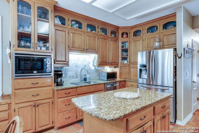8610 London Hts, San Antonio, TX 78254