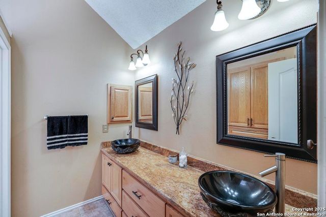 8610 London Hts, San Antonio, TX 78254