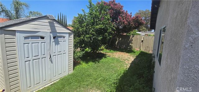 1961 Overland, Colton, CA 92324