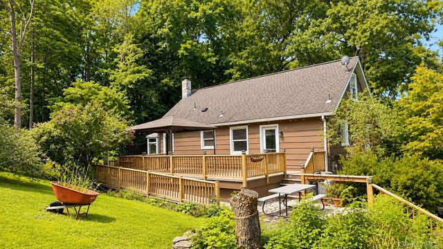 7 Lyceum Road, Lagrangeville, NY 12540