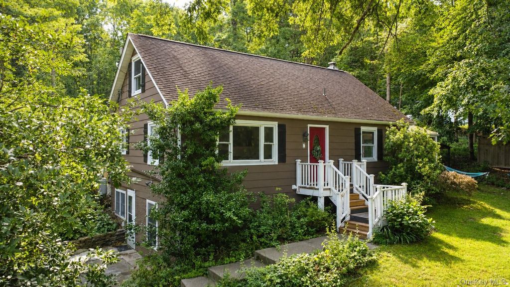 7 Lyceum Road, Lagrangeville, NY 12540
