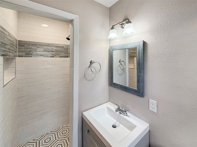 1717 Globe Avenue, Blue Mound, TX 76131