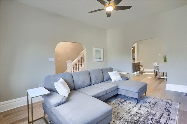 513 Grace St, Mt Washington, PA 15211