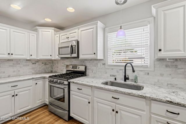 18 Innsbruck Drive, Toms River, NJ 08757