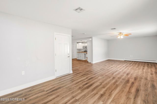 18 Innsbruck Drive, Toms River, NJ 08757