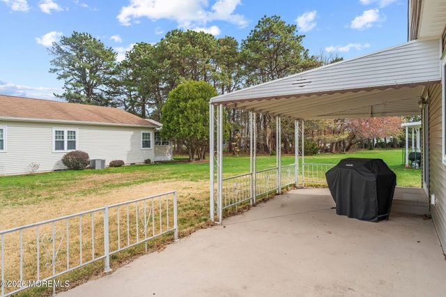 18 Innsbruck Drive, Toms River, NJ 08757