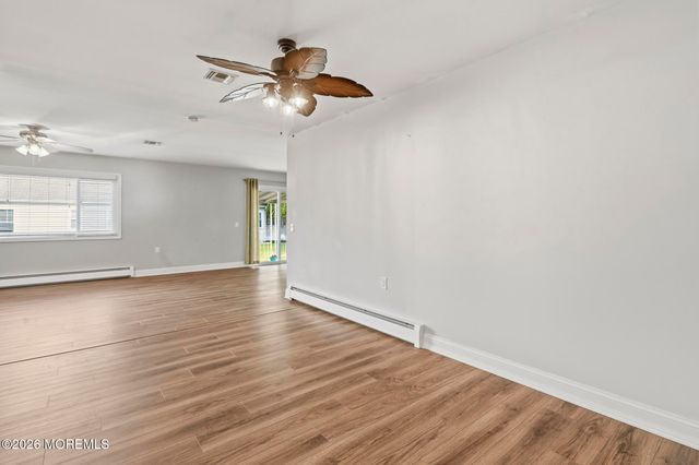 18 Innsbruck Drive, Toms River, NJ 08757