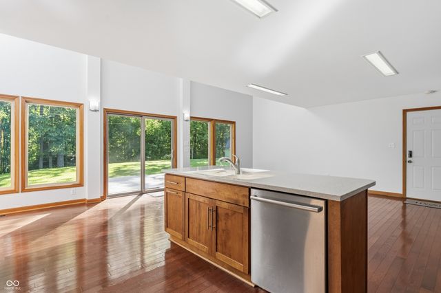 4200 N County Road 1000 E, Hope, IN 47246