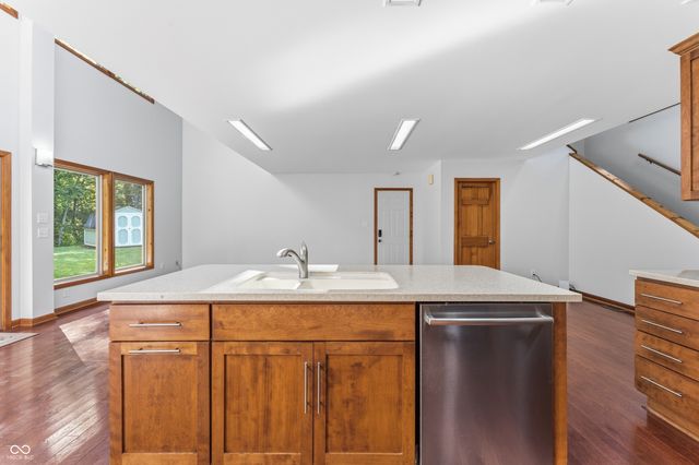4200 N County Road 1000 E, Hope, IN 47246