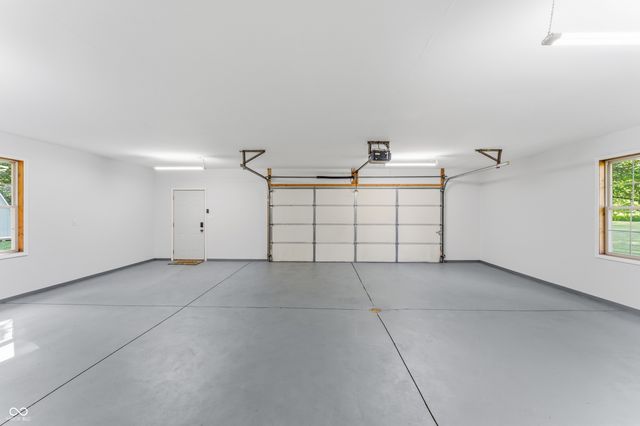 4200 N County Road 1000 E, Hope, IN 47246