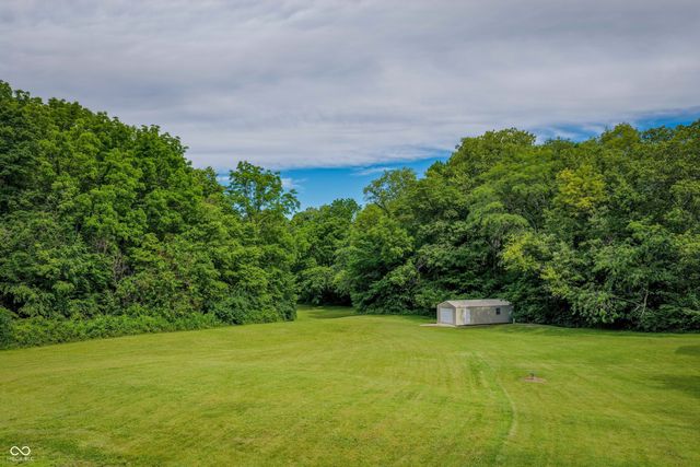 4200 N County Road 1000 E, Hope, IN 47246
