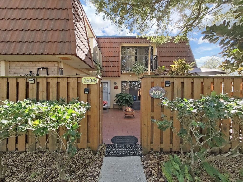 Image 2 of property listing at 2604 10TH COURT, Palm Harbor, FL 34684