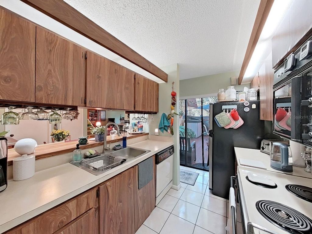 Image 12 of property listing at 2604 10TH COURT, Palm Harbor, FL 34684