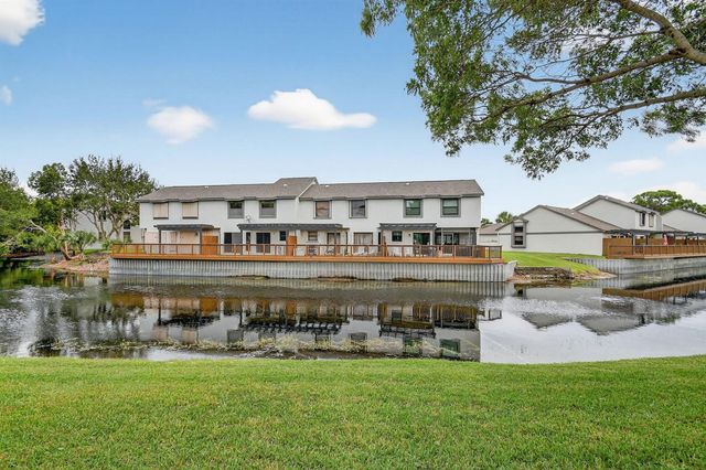 2249 Soundings Court, Greenacres, FL 33413