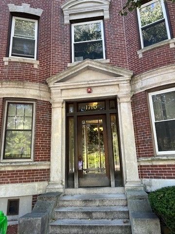 1710 Commonwealth Ave. 3, Boston, MA 02135