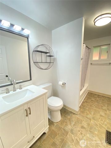 2822 College Street SE, Lacey, WA 98503