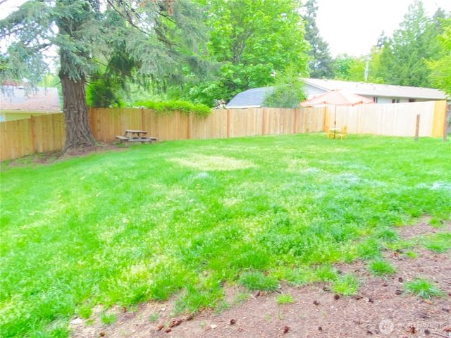 2822 College Street SE, Lacey, WA 98503