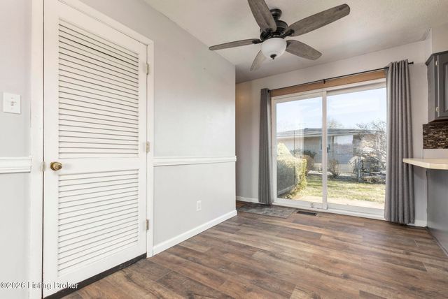 8411 Seaforth Dr, Louisville, KY 40258