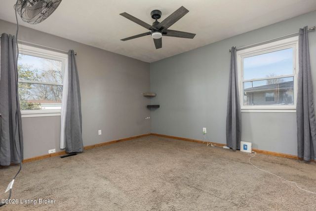 8411 Seaforth Dr, Louisville, KY 40258