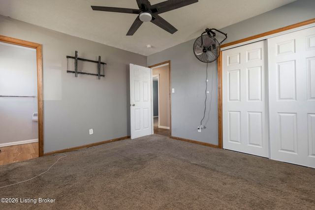 8411 Seaforth Dr, Louisville, KY 40258