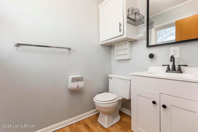 8411 Seaforth Dr, Louisville, KY 40258