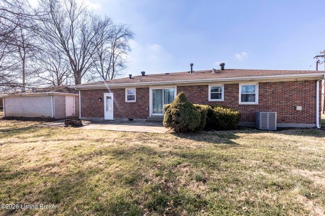 8411 Seaforth Dr, Louisville, KY 40258