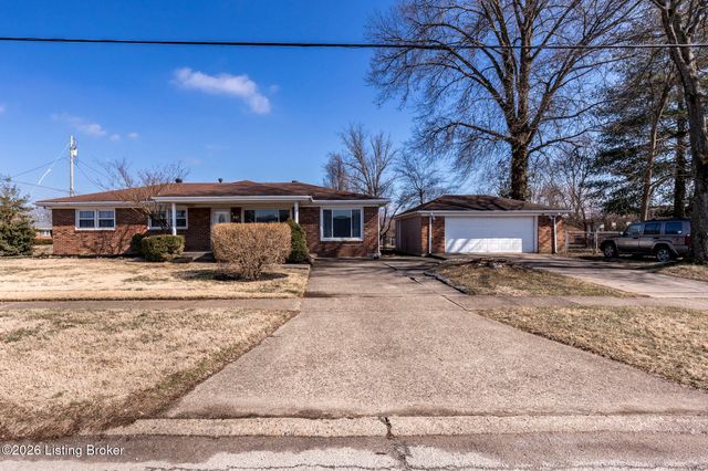 8411 Seaforth Dr, Louisville, KY 40258