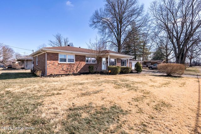 8411 Seaforth Dr, Louisville, KY 40258