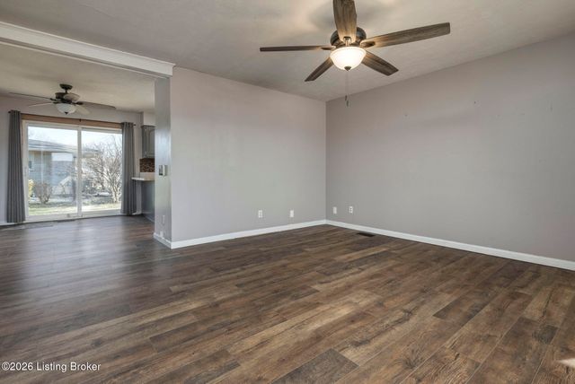 8411 Seaforth Dr, Louisville, KY 40258