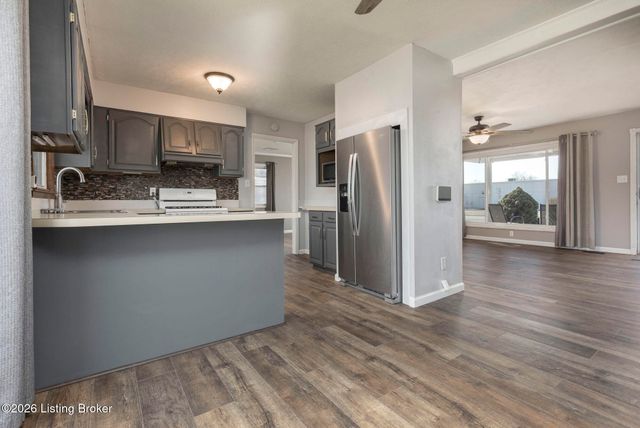 8411 Seaforth Dr, Louisville, KY 40258