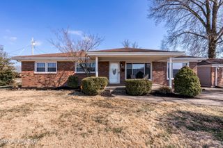 8411 Seaforth Dr, Louisville, KY 40258