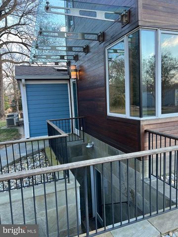 10420 OAKLYN DR, Potomac, MD 20854