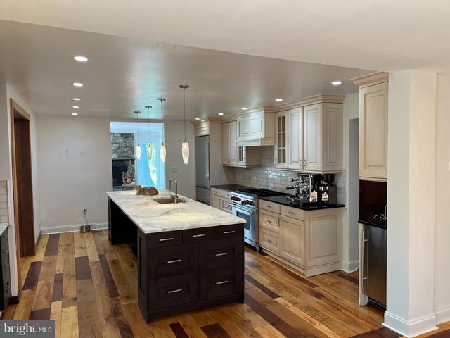 10420 OAKLYN DR, Potomac, MD 20854