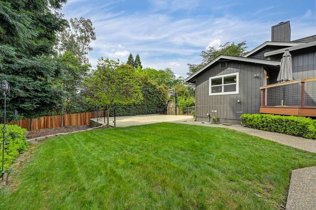 8780 Longmore Way, Fair Oaks, CA 95628