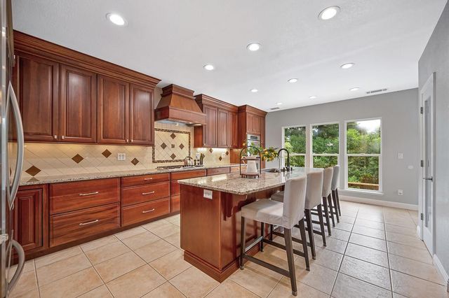 8780 Longmore Way, Fair Oaks, CA 95628