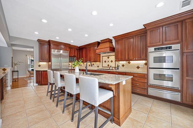 8780 Longmore Way, Fair Oaks, CA 95628