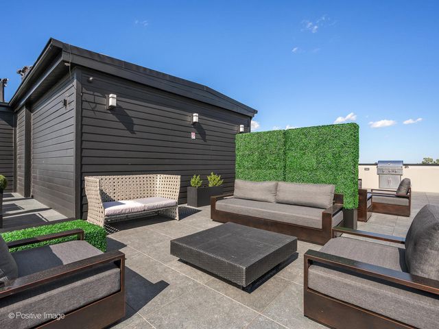 2801 Thatcher Avenue 303, River Grove, IL 60171