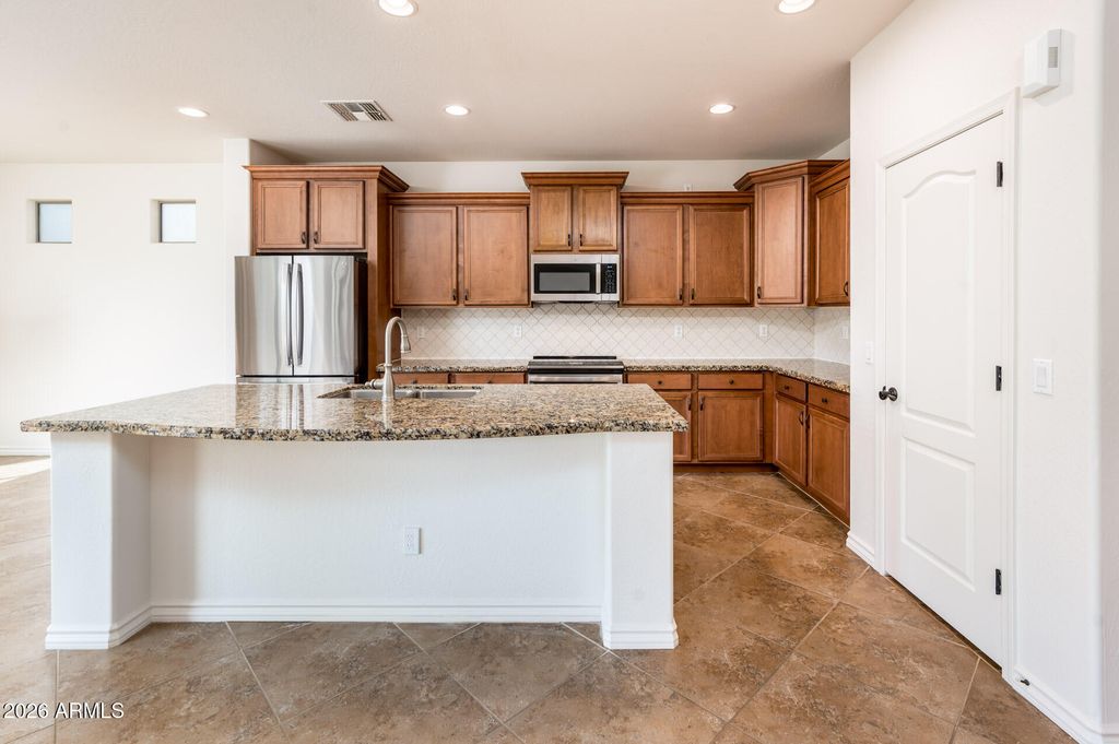 685 E HUMMINGBIRD Way, Gilbert, AZ 85297 — photo 3