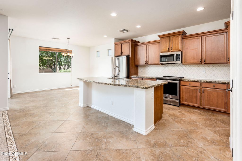 685 E HUMMINGBIRD Way, Gilbert, AZ 85297 — photo 4