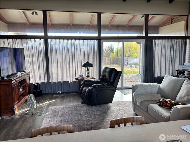 940 SE 12th Street, College Place, WA 99324