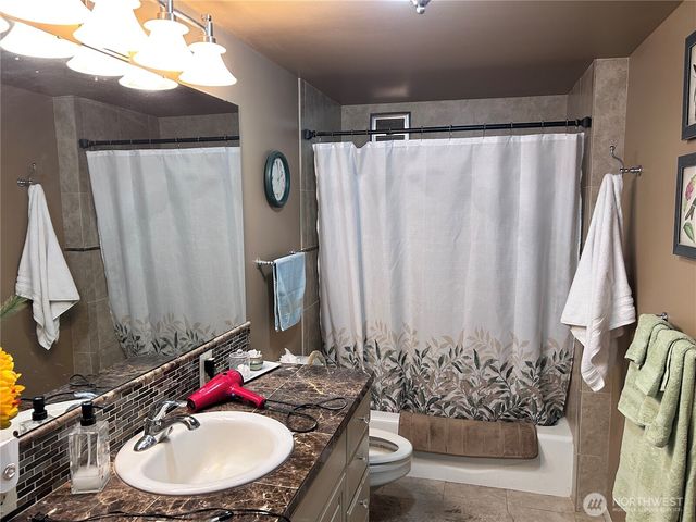 940 SE 12th Street, College Place, WA 99324