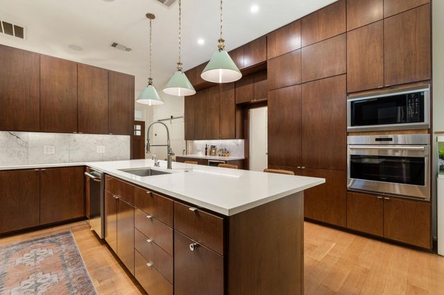 802 Blanco ST, Austin, TX 78703