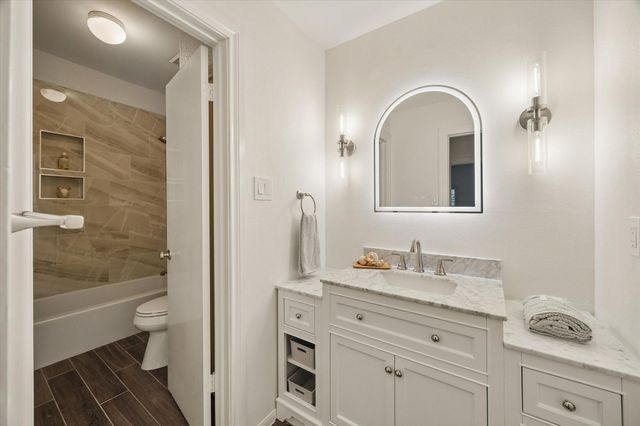 1201 Bering Drive 45, Houston, TX 77057
