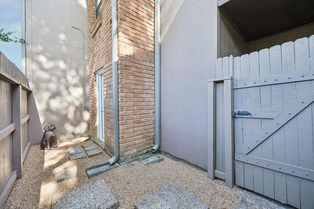1201 Bering Drive 45, Houston, TX 77057