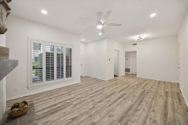 1201 Bering Drive 45, Houston, TX 77057