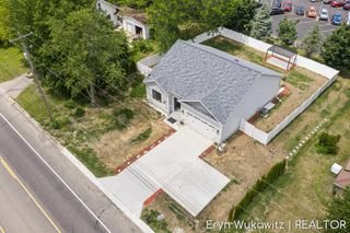 409 6 Mile Road Nw, Alpine Twp, MI 49321